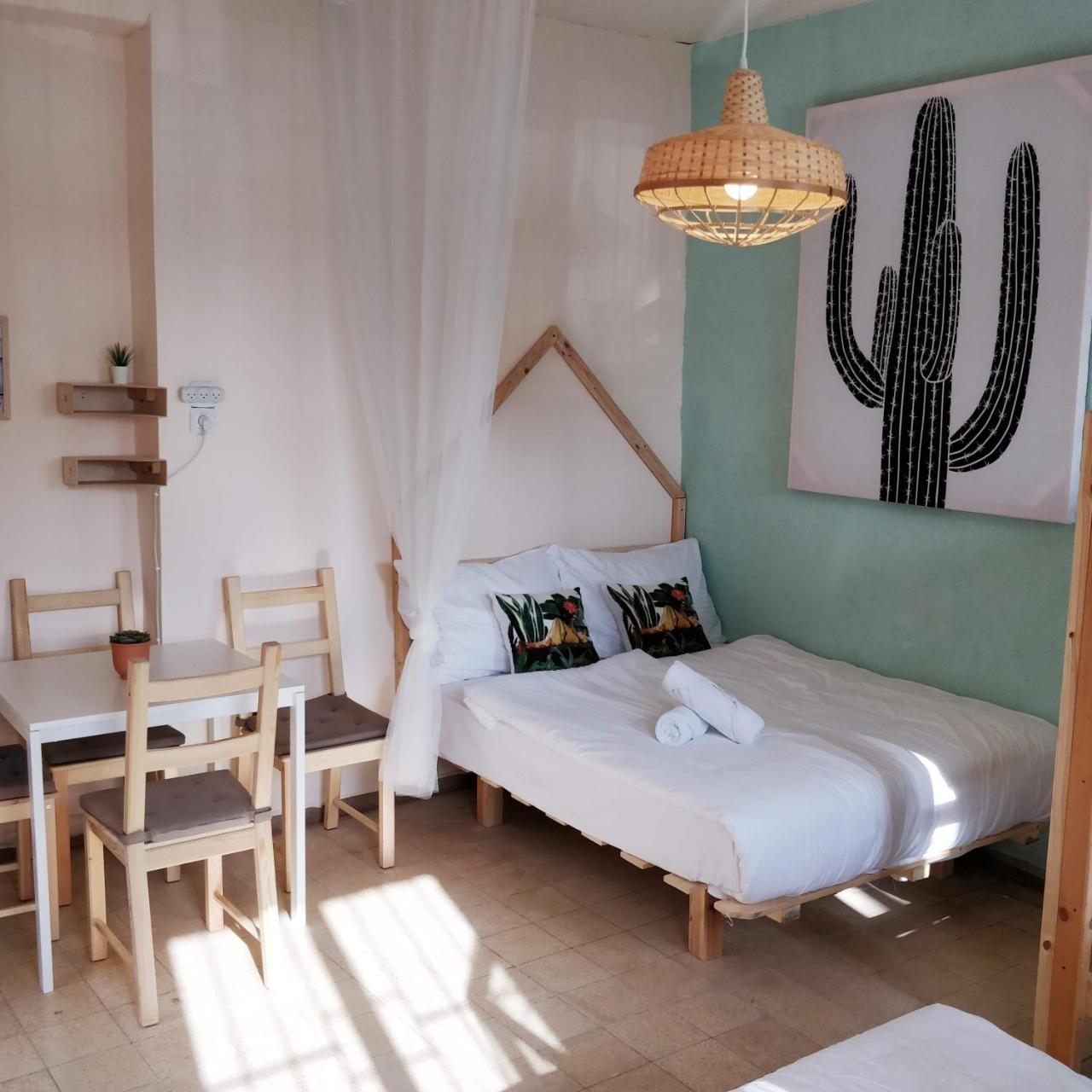 1000Nights Guest House - Near The Beach Тель-Авив Экстерьер фото