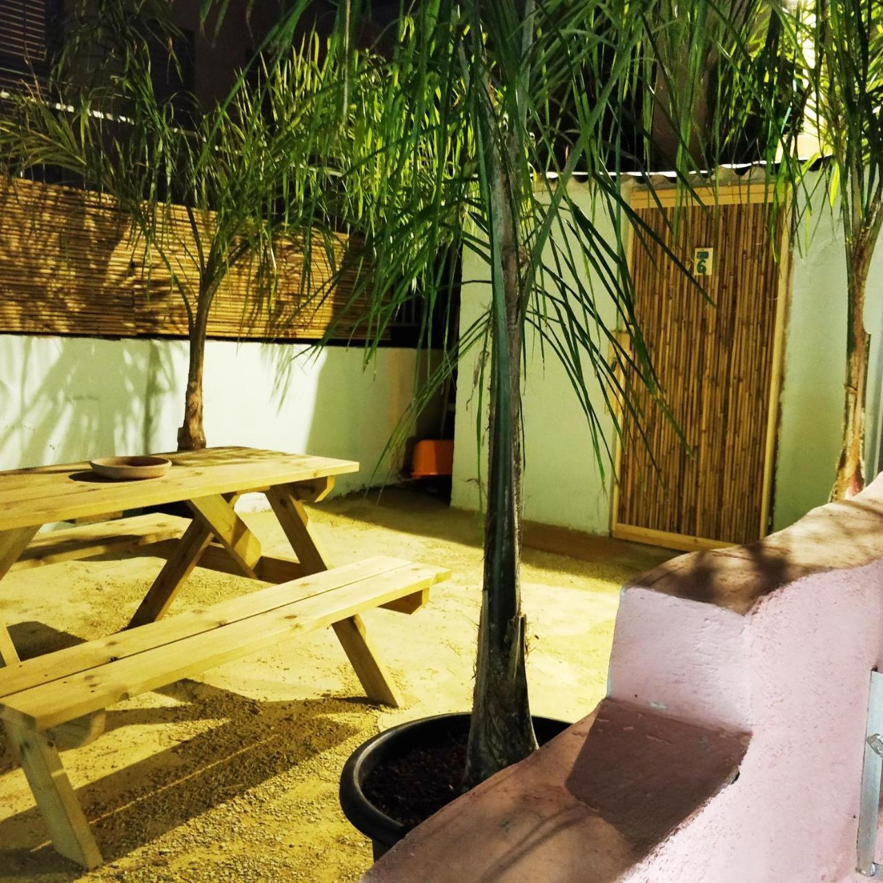 1000Nights Guest House - Near The Beach Тель-Авив Экстерьер фото